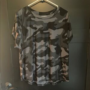 Old Navy Camo Active Short Sleeve Tee